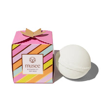  Blooming Lily Luxe Bath Bomb